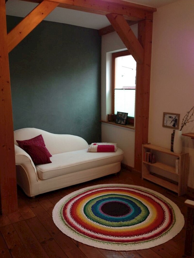 7. Stara odjeća postala je predivni tepih