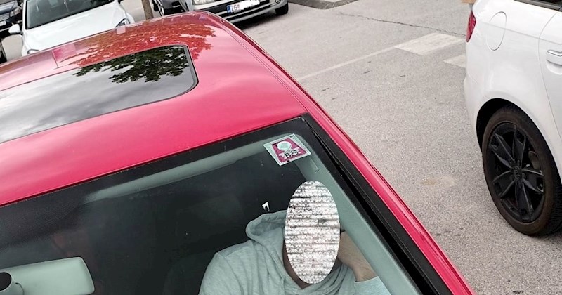 Tip je drijemao na parkingu u Zagrebu, odmah je postao hit radi poruke koju je ostavio na volanu