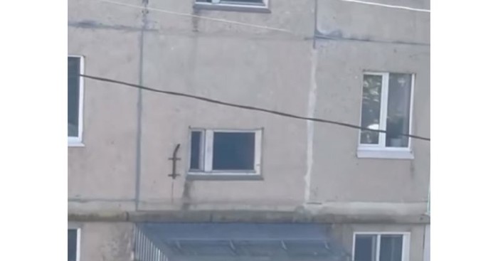 Netko je pred zgradom uhvatio legendaran prizor balkanske verzije Spidermana, morate vidjeti