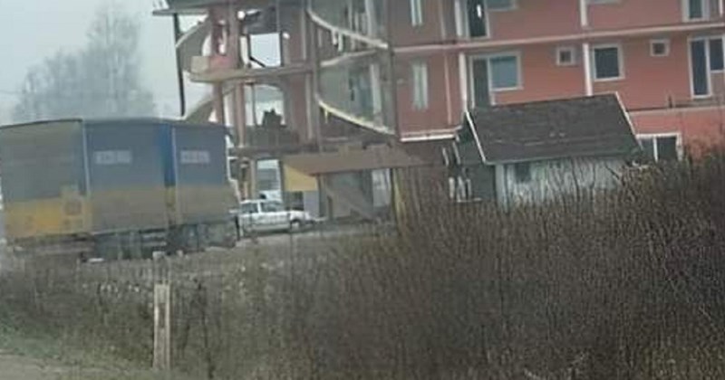 Zgrada iz Bosne nasmijala je regiju, za sve je kriv urnebesan detalj na krovu