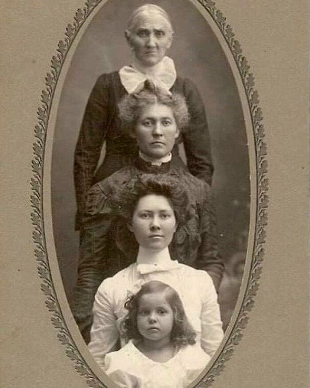 4 generacije, 1 slika, 1905.