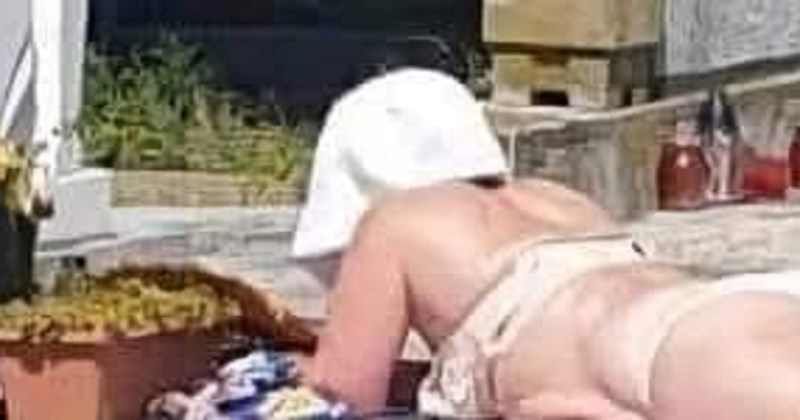 Žena se sunčala na najbizarnijem mjestu na svijetu, za mnoge je ovo teški bezobrazluk!
