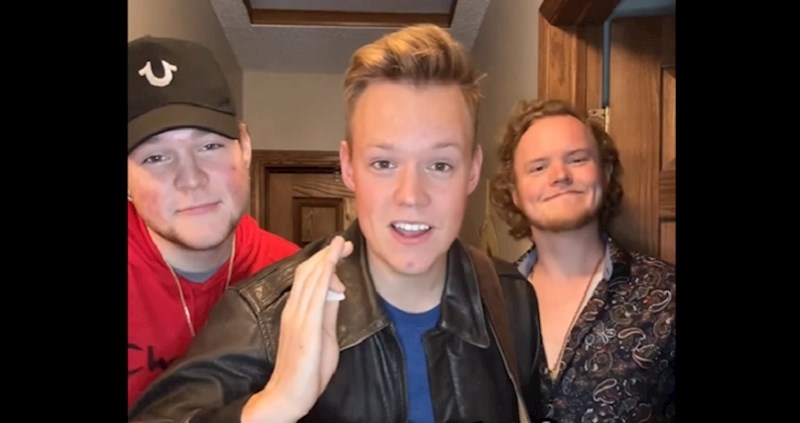 Jedna američka obitelj oduševila je tisuće hrvatskih navijača, pogledajte kako bodre reprezentaciju