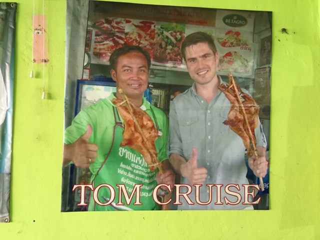 Tip je uvjerio radnike ovog fast fooda na Tajlandu da je Tom Cruise. Njegova slika visi tu već godinama