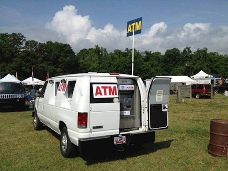 Polu kombi polu bankomat