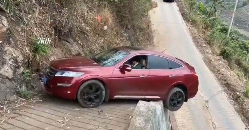 Napeta snimka manevra ovog vozača pojest će vam sve živce, nećete vjerovati što je uspio napraviti