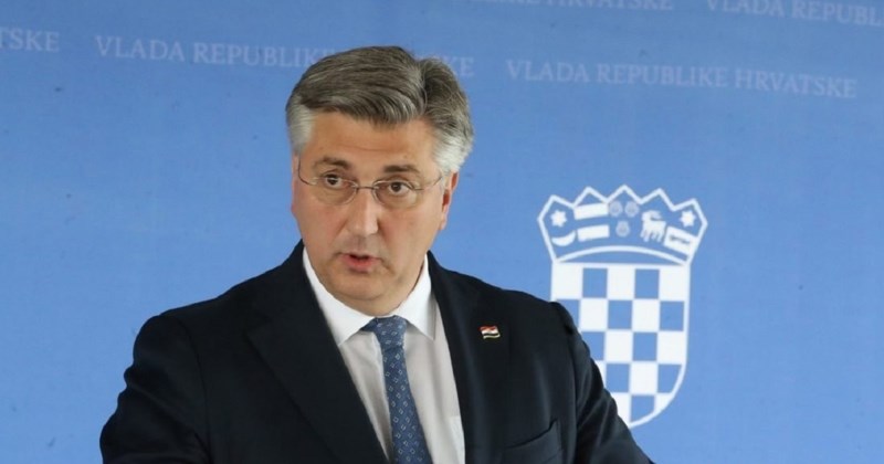 Zbog raspjevanog Dabre, premijer je ponovno predmet sprdnje na mrežama. Evo najboljih fora!