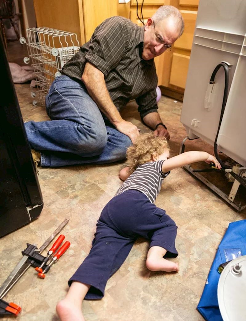 4. Moj tata je imao dvije kćeri. Unuk mu je došao kao dvostruko osvježenje