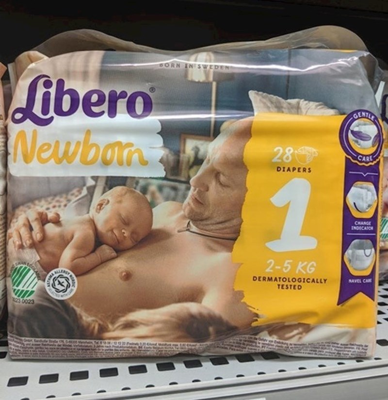 Na pelenama ćete pronaći sliku tate i bebe