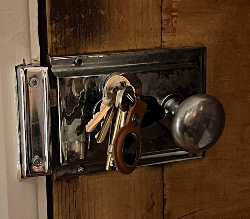 Ovako nikad ne zaboravljam ključeve. Imam magnet na privjesku!