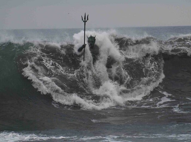 Neptun izranja iz mora