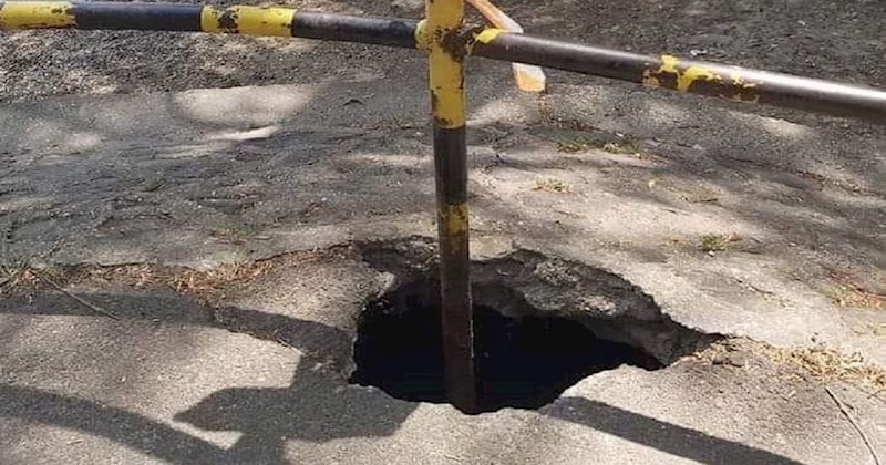 Natpis iznad rupe na cesti negdje na Balkanu nasmijao je tisuće na Fejsu, odmah ćete vidjeti zašto!