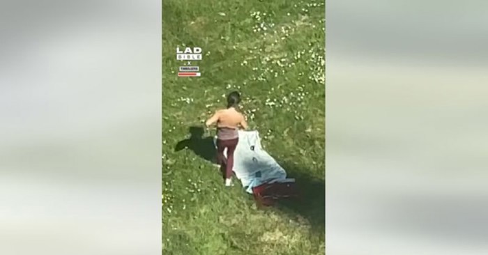 Sunčala se na livadi pored zgrade u izgradnji, morate vidjeti što su joj napravili bauštelci