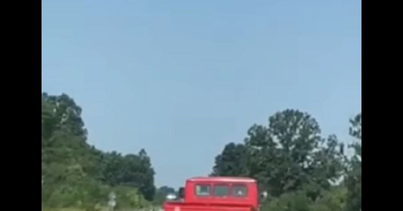 Tamić snimljen negdje u Hrvatskoj nasmijao je ekipu na Fejsu- svi se čude kako uopće vozi!