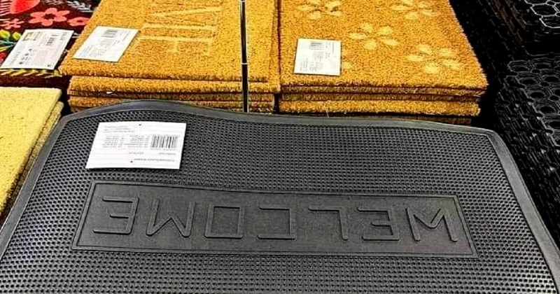 Otirač iz jedne trgovine totalni je hit na Fejsu, sve će vam biti jasno kada pogledate fotku