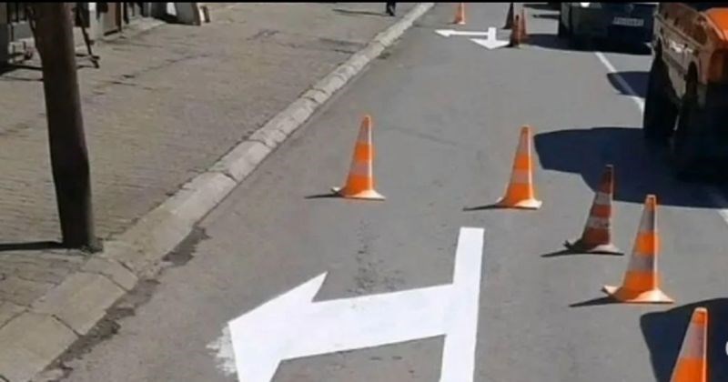 Popravak na cesti fotkan u Srbiji hit je na mrežama, ovakav biser se rijetko viđa