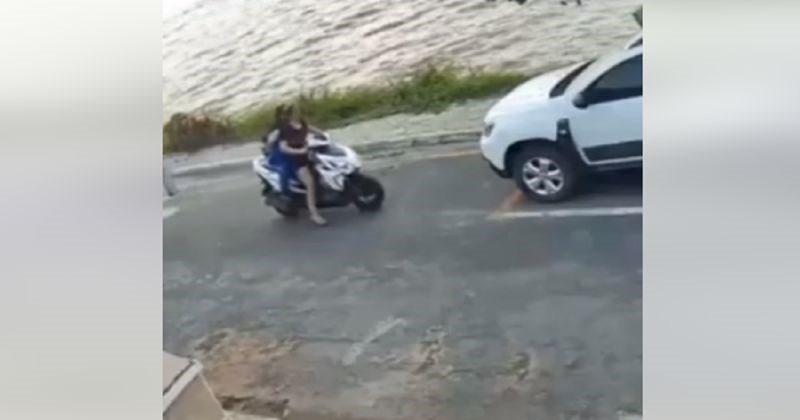 Curama je pao motor dok su silazile s njega, tip priskočio pomoći pa napravio totalnu štetu