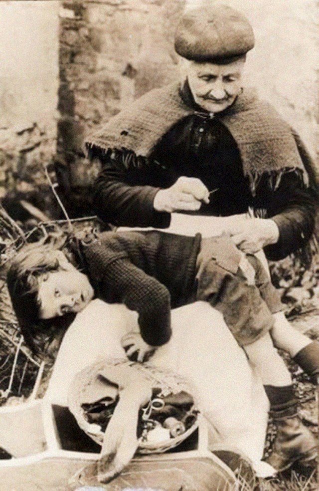 Baka krpa jedine hlače svog unuka, 1907.