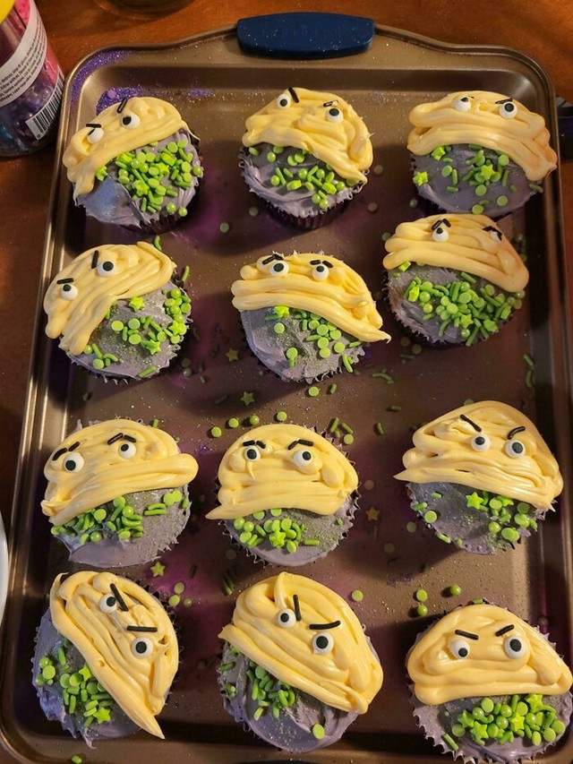 Cupcakesi inspirirani Lexom Luthorom