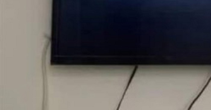 Kupio je TV na sumnjivo velikom popustu, kad ga je upalio imao je što vidjeti. Fotka je hit u regiji
