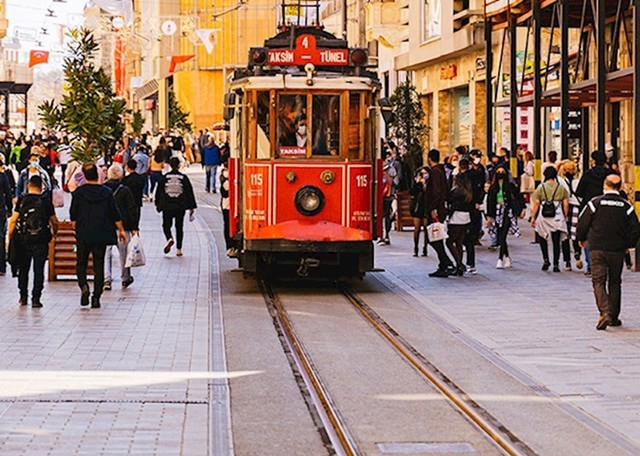 Tramvaji i pješačke zone, centri gradova u SAD-u i Europi su potpuno drukčiji