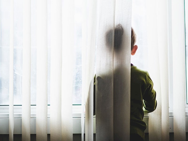 Iščekivanje prvog snijega, buđenje i gledanje kroz prozor, te paljenje radija u nadi da će spiker obavijestiti da tog dana nema škole