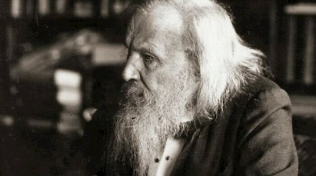 Dmitrij Mendeljejev je 1850. pješke je prešao gotovo tisuću milja do Moskve kako bi se mogao prijaviti za Sveučilište u Moskvi. Budući da tu nije upao, pješačio je do St. Petersburga gdje je bio prihvaćen, i s tim obrazovanjem razvio je periodni sustav elemenata