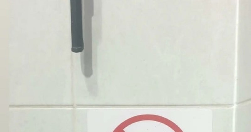 Bizarna zabrana fotkana u jednom kafiću u Dalmaciji obišla je Fejs. Nije za one slabog želuca