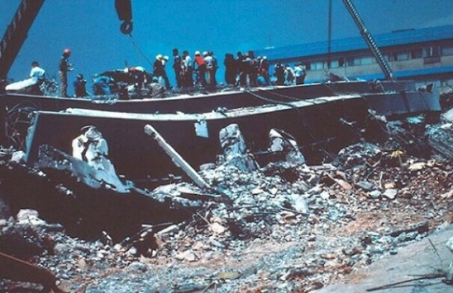 Godine 1985. Mexico City pogodio je potres magnitude 8 stupnjeva po Richteru. Kao mnoge građevine, i jedna je bolnica sravnjena sa zemljom, a gotovo sve novorođenčad u njoj je uspjela preživjeti. Poznate su kao "čudesne bebe" jer su preživjele 7 dana bez hrane, vode, topline ili ljudskog kontakta