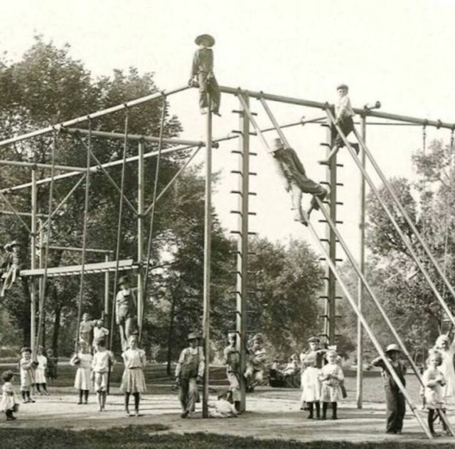Dječja igrališta početkom prošlog stoljeća
