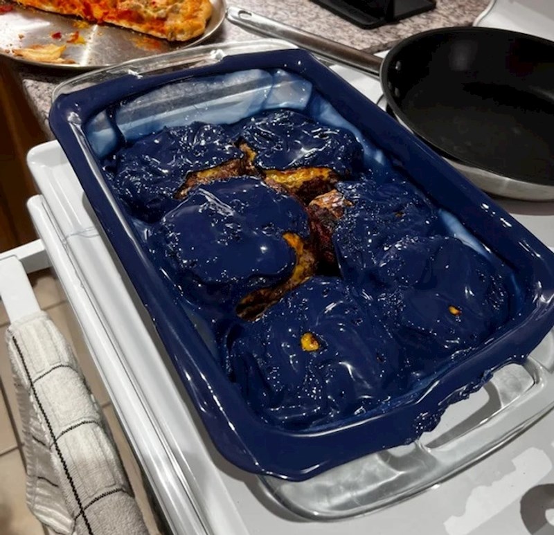 Zaboravila sam skinuti plastiku s muffina