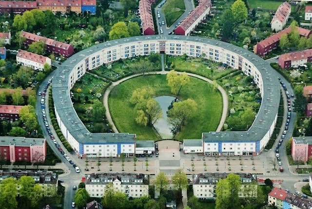 Stambena zgrada s parkom u središtu, Berlin