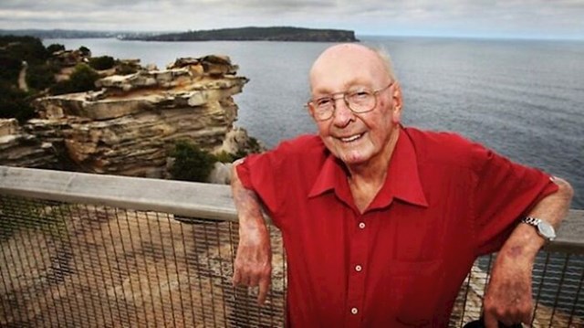 Don Ritchie, Australac je koji je intervenirao i spriječio najmanje 180 pokušaja samoubojstva na poznatoj samoubilačkoj destinaciji zvanoj The Gap. Živio je u blizini i prilazio bi i pitao "Mogu li vam nekako pomoći?"