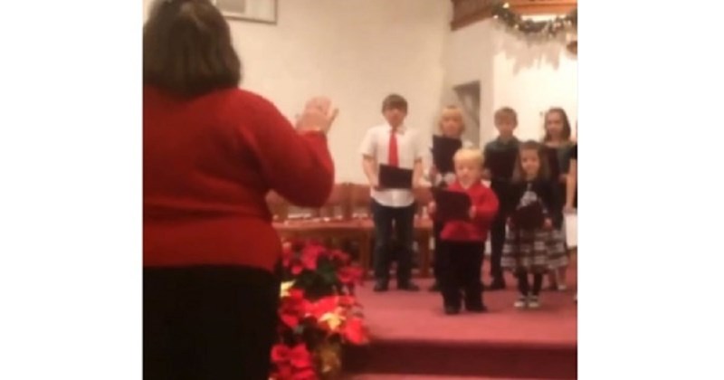 Snimku dječje božićne predstave lajkaju milijuni na IG-u, urnebesni klinac ukrao je cijeli show