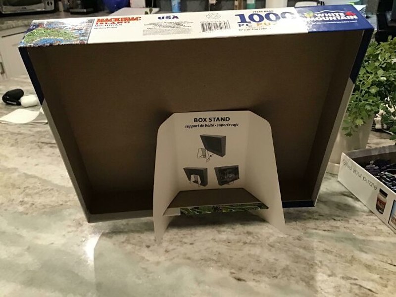 Uz ove puzzle dobijete držač za kutiju kako bi vam naslovna slika bila preglednija