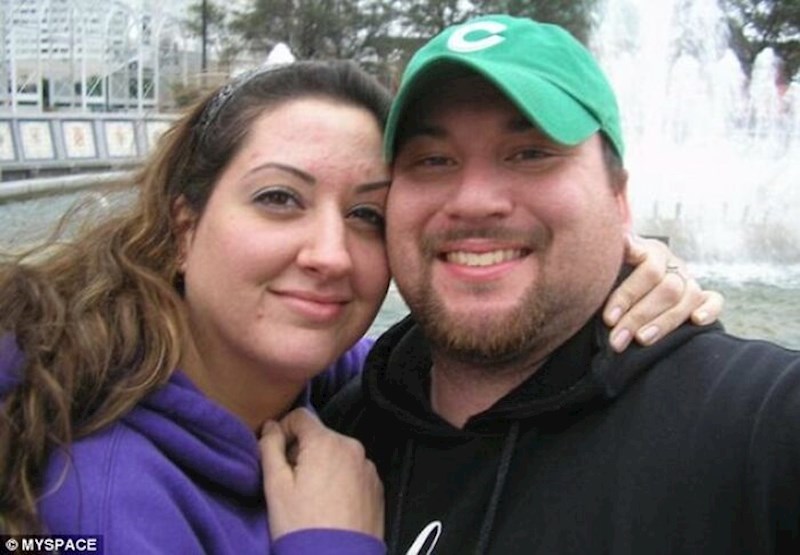 Godine 2009. muškarac je parkirao automobil registriran na ime svoje bivše djevojke na parkiralištu zračne luke. Automobil je dobio 105 000 dolara kazni prije nego što ga je vlasnica pronašla