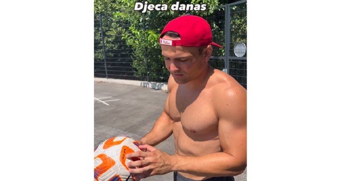 Video prikazuje razliku između djece devedesetih i djece danas, urnebesan je