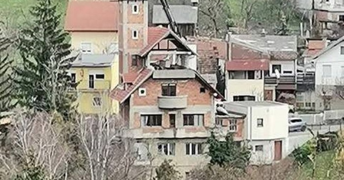 Dekoracija iz Zagreba postala je predmet sprdnje u popularnoj stranoj FB grupi, morate vidjeti