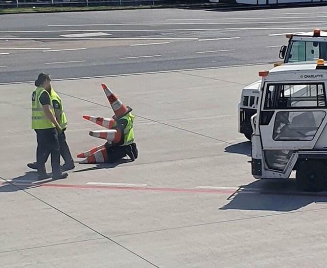Radnici u zračnoj luci Prag se zabavljaju