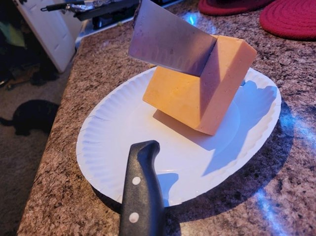 13. "Dobro, kakav je ovo sir?!"