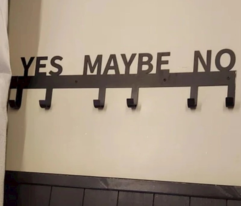 6. Vješalica u garderobi u trgovini za lakšu raspodjelu artikala