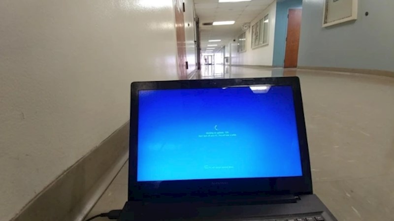 "Četiri sata već ovako izgleda, a ja za sedam minuta imam obranu rada"