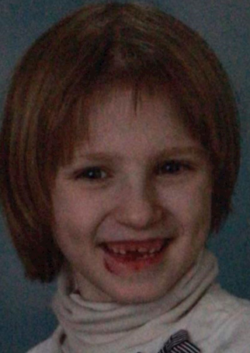 "Ovo sam ja na školskoj fotografiji dok sam imala šest godina. Naravno, šiške sam sama odrezala"