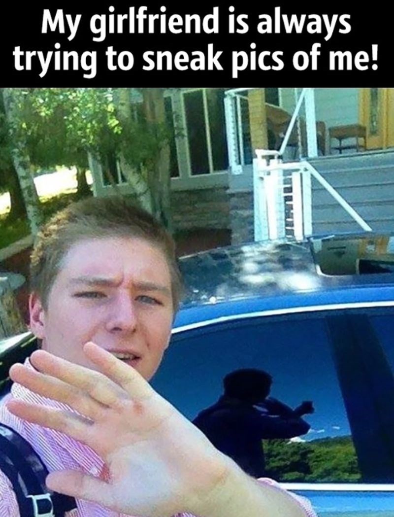 Napisao je da ga cura uvijek pokušava fotkati, a pogledajte samo u prozor automobila...