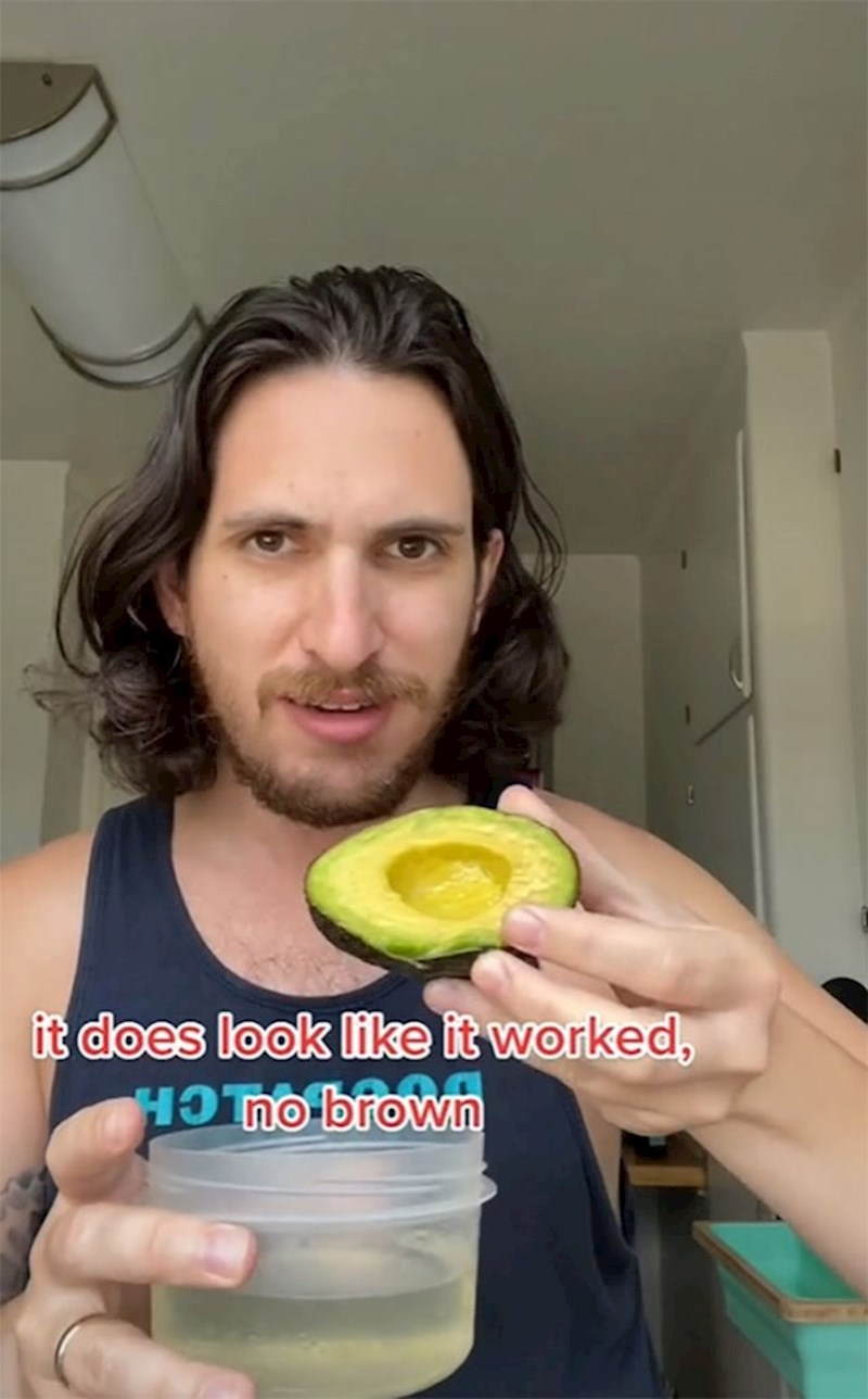 Avokado traje dulje ako ga držite u vodi