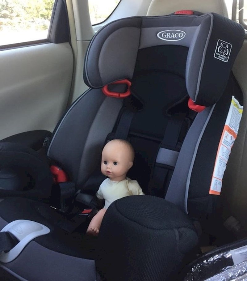 "Moja kćer je stavila svoju "bebu" u dječju sjedalicu bez da sam znala. Skoro mi je srce stalo kad sam pogledala na stražnje sjedalo"