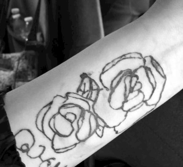 6. Netko je pokušao tetovirati ruže i nije uspio