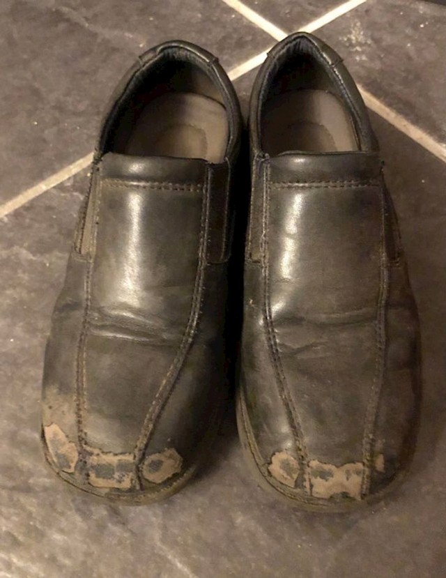 "Evo kako izgledaju cipele mog sina nakon samo osam dana..."