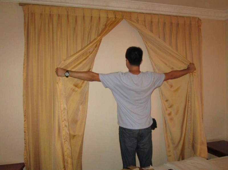 8. Došli su u hotel i očekivali dobar pogled, a kad ono...