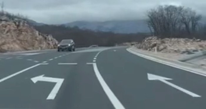 Ekipu na Fejsu nasmijao video s hrvatskih cesta, pogledajte kuda vodi cesta u Zagvozdu